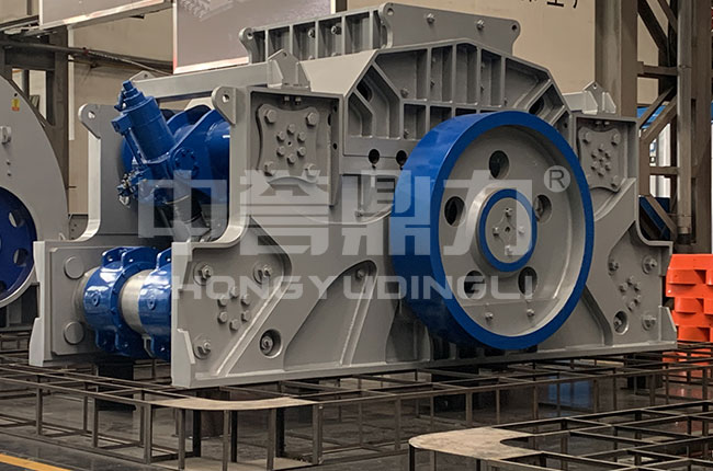 大型旋回式破碎機(jī)