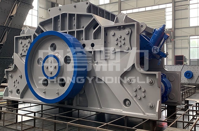 臥式旋回破碎機(jī)