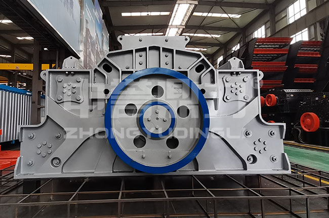 大型旋回式破碎機(jī)