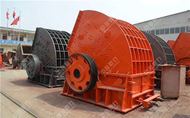 高產(chǎn)量錘式破碎機(jī)