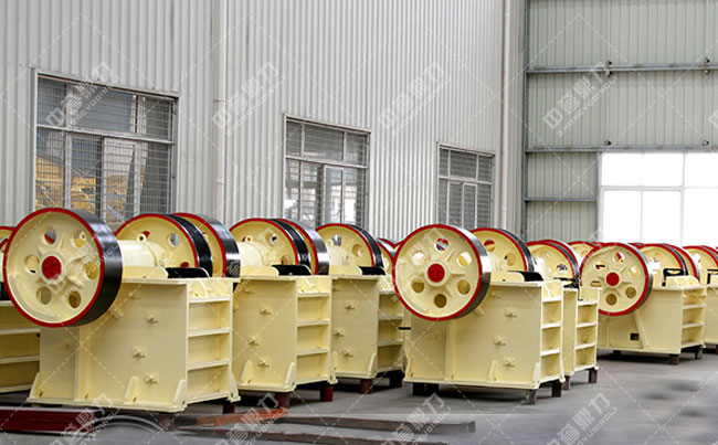 顎式碎石機(jī)