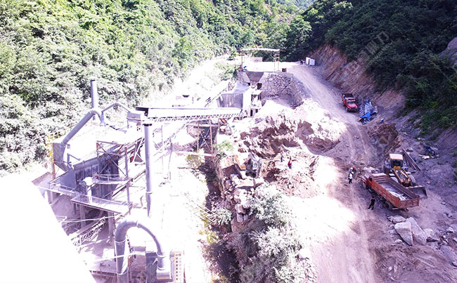 �r(sh��)�a(ch��n)400��ʯ�����a(ch��n)���DƬ