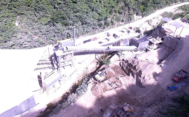 �r(sh��)�a(ch��n)400��ʯ�����a(ch��n)���DƬ